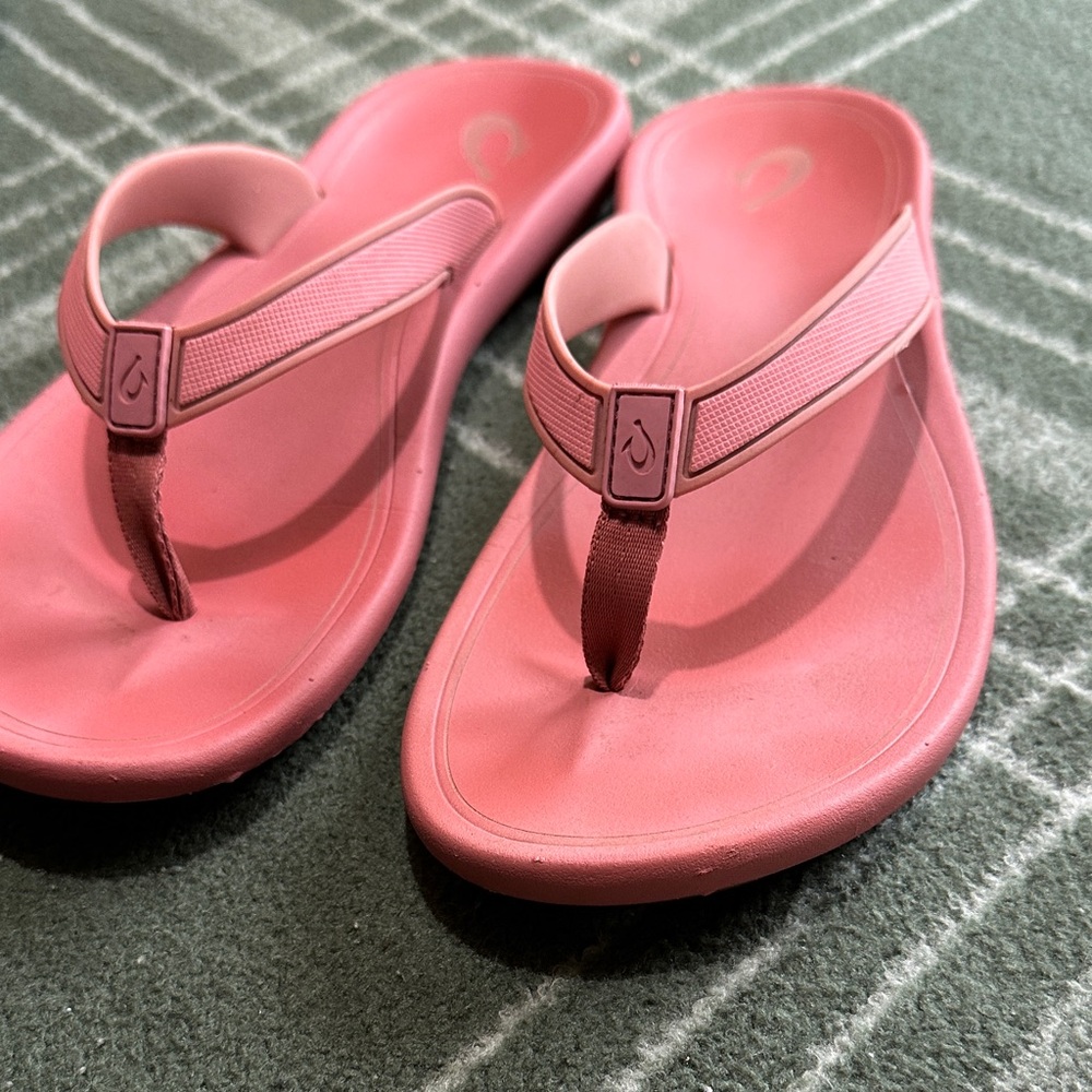 Olu Kai Pink Flip Flop Sandals size 9.5